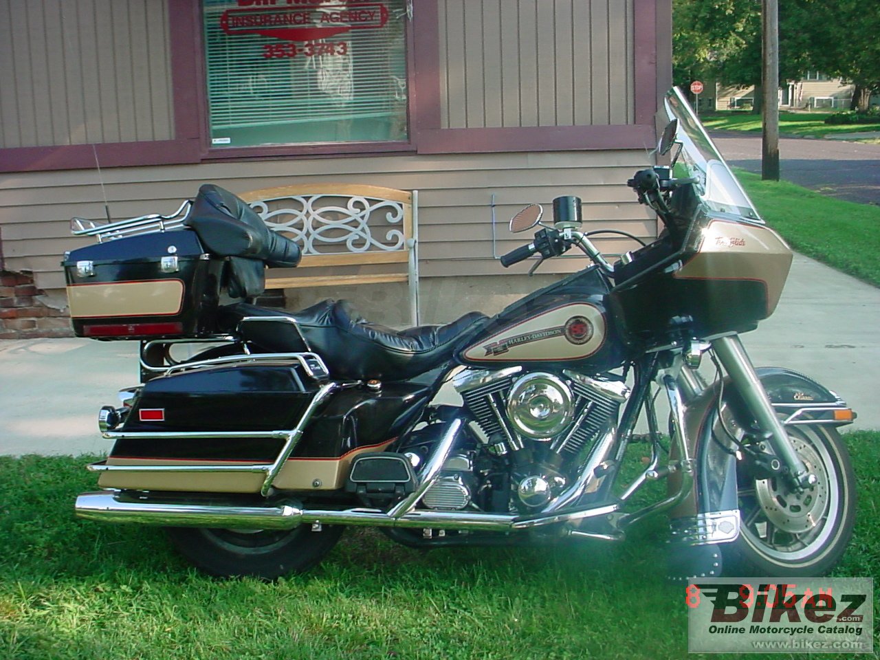 Big 5th Anniversary Tour Glide Classic 49-100 fltc 1340 tour glide classic picture and wallpaper from Bikez.com